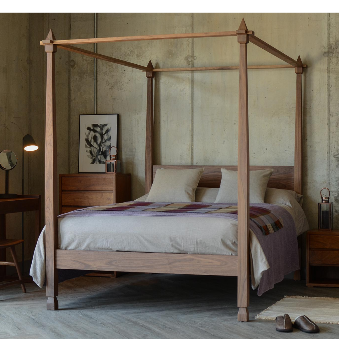 Dagmara Walnut Queen Size Wood Poster Bed nismaayadecor